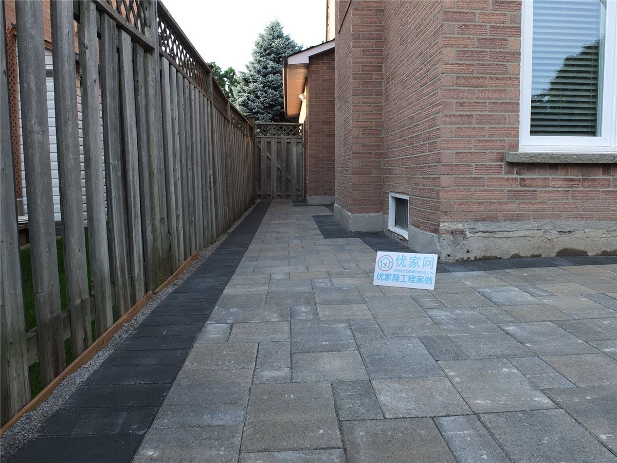 High-quality interlocking driveway and patio installation completed in Markham. This Toronto renovation project showcases precise stone alignment, long-lasting materials, and a modern outdoor surface designed for durability, drainage, and visual appeal.