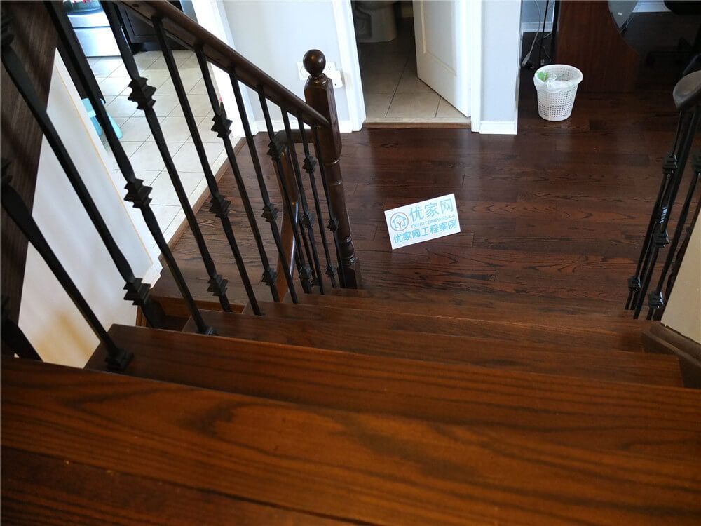 This Mississauga flooring replacement project features newly installed dark-stained solid hardwood stair treads, enhancing durability, safety, and modern appeal. The upgraded staircase creates a seamless transition between floors while adding warmth and architectural elegance to the home. Completed by a trusted Toronto Renovation Company, this stair flooring renovation improves both functionality and long-term property value.