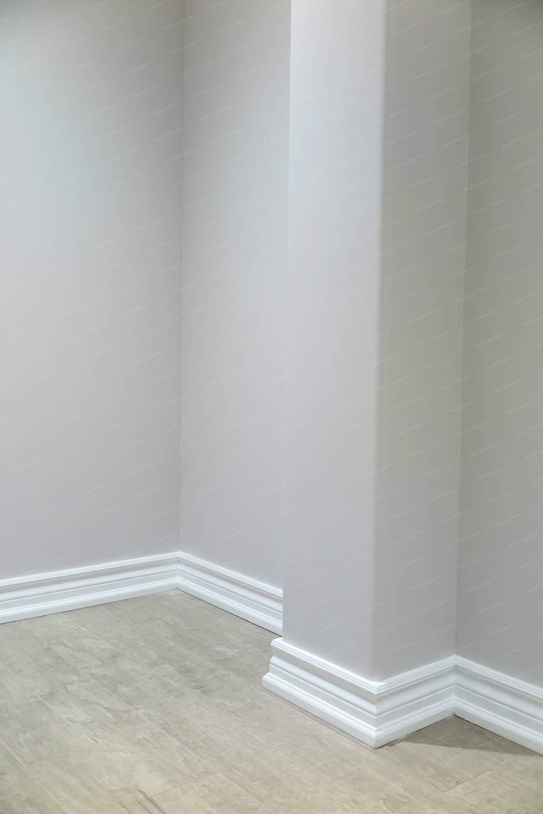 Clean wall surfaces and precise corner finishing highlight the construction quality of this Richmond Hill basement renovation, creating a smooth and refined interior look.