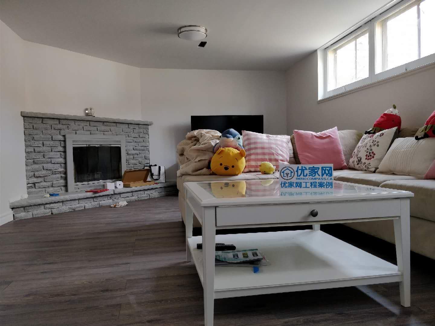 This Scarborough basement renovation showcases a comfortable finished living area featuring modern vinyl flooring, freshly painted walls, and upgraded baseboards. The space is styled with a sofa and coffee table to create a cozy lounge area, while the basement window allows natural light to brighten the room. This functional design transforms the basement into a welcoming relaxation space perfect for family gatherings or everyday living.


I need the whole SEO  case Chinese summary (please mention多伦多装修公司 ）
 as a keyword in the  paragraph.  And at the end put    
项目城市 :            施工方 : Reno Compass Inc.　　地下室墙面及天花翻新


   (你写这些不要前篇一律~ 我要用上不一样的形容词）


本次 士嘉堡 Scarborough 地下室墙面及天花翻新项目，重点针对地下空间的整体质感与舒适度进行了全面提升。施工团队首先对原有墙面与天花进行细致处理与重新涂装，使整体空间呈现出更加干净、明亮且具有现代感的视觉效果。搭配深色质感地板与简洁的白色踢脚线，整个地下室空间显得沉稳而不压抑，同时也让房间层次更加分明。

在设计与施工过程中，团队特别注重地下空间的采光与居住体验。通过合理的墙面颜色选择与灯光布局，使原本容易显得压抑的地下室区域变得通透、舒适且富有生活气息。高位窗户引入自然光线，与整洁的墙面及天花结构相互呼应，让空间既适合作为家庭休闲区，也可灵活打造为客厅、娱乐室或安静的工作区域。

作为一家经验丰富的 多伦多装修公司，Reno Compass Inc. 在地下室翻新项目中始终坚持高标准施工工艺与细节打磨。从墙面平整度、天花处理到整体空间的协调性，每一个环节都体现出专业团队对品质与美观的追求，让地下空间焕然一新，同时提升房屋整体的居住价值与实用性。

项目城市 : Scarborough
施工方 : Reno Compass Inc.

Ｉ　　ｎｅｅｄ　ａｎ　ｅｎｇｌｉｓｈ　ｖｅｒｉｓｏｎ

This Scarborough basement renovation project focused on upgrading the basement walls and ceiling to create a brighter, cleaner, and more comfortable living environment. The renovation included refinishing the wall surfaces and ceiling, giving the space a fresh and modern appearance. Paired with durable flooring and simple white baseboards, the finished basement now feels more refined and well-balanced, transforming what was once a basic lower level into a practical and inviting interior area.

During the renovation process, special attention was given to improving the overall atmosphere of the basement. The neutral wall tones help reflect natural light from the basement window, making the room feel more open and welcoming. The refreshed space can now function as a family lounge, entertainment area, or flexible living space while maintaining a clean and modern aesthetic.

As a professional Toronto Renovation Company, Reno Compass Inc. focuses on delivering quality craftsmanship and thoughtful space improvement. From careful wall finishing to precise ceiling work, every detail of the renovation contributes to a more comfortable and visually appealing basement environment while increasing the overall value of the home.

Project Location : Scarborough
Contractor : Reno Compass Inc.

can you shorten it 

This Scarborough basement renovation focused on upgrading the walls and ceiling to create a cleaner, brighter, and more comfortable living space. Fresh wall finishes and a smooth ceiling give the basement a modern appearance, while the neutral tones help reflect natural light from the window, making the room feel more open and inviting.

Completed by a professional Toronto Renovation Company, Reno Compass Inc. delivered careful finishing and quality craftsmanship to transform the basement into a functional and welcoming area for everyday use.

Project Location : Scarborough
Contractor : Reno Compass Inc.