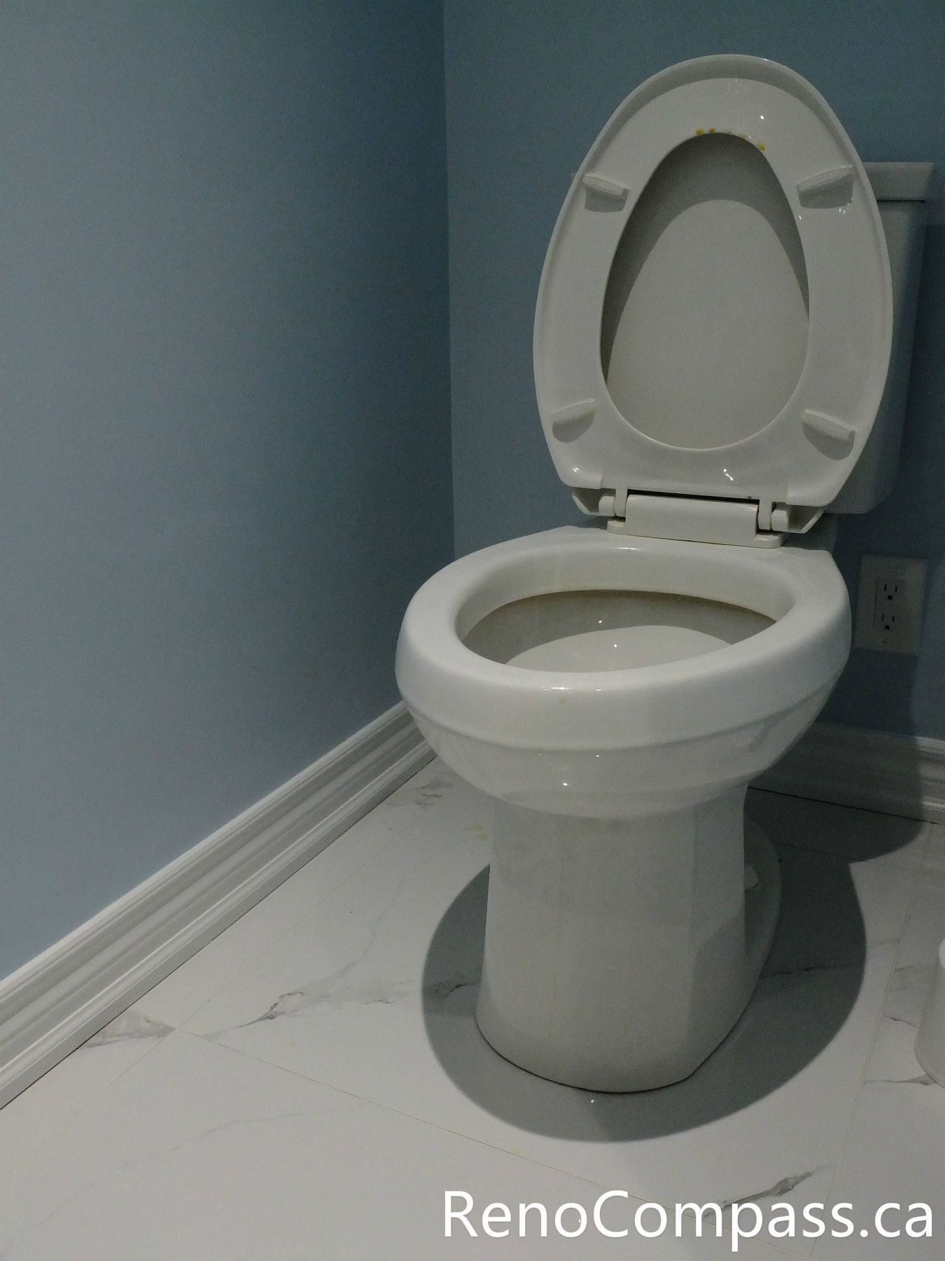 This Richmond Hill bathroom renovation includes professional toilet installation and updated plumbing fixtures to improve comfort and efficiency. Completed by an experienced Toronto renovation company, the space now offers a clean, modern layout with reliable performance for everyday use.