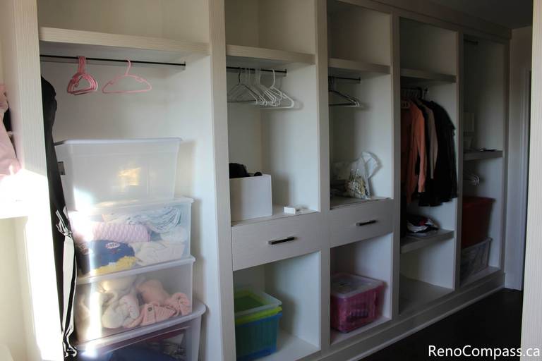 This custom built-in closet system is part of a full home renovation project in Mississauga completed by a professional Toronto renovation company. Designed with integrated shelving, hanging space, and storage compartments, the wardrobe maximizes organization while maintaining a clean modern look. The renovation improves daily functionality, lighting, and storage efficiency, creating a bright and well-structured interior that enhances both comfort and property value.