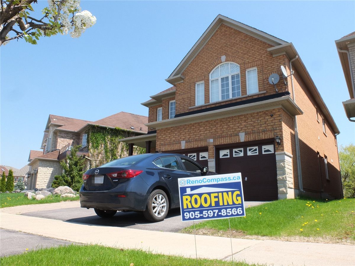 This Richmond Hill residential roofing project improves both protection and appearance of a detached home. The newly installed roof enhances structural reliability and complements the home’s exterior, reflecting the craftsmanship of a professional Toronto renovation company.