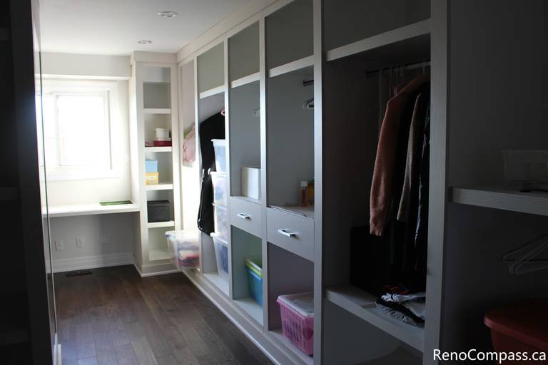 This custom built-in closet system is part of a full home renovation project in Mississauga completed by a professional Toronto renovation company. Designed with integrated shelving, hanging space, and storage compartments, the wardrobe maximizes organization while maintaining a clean modern look. The renovation improves daily functionality, lighting, and storage efficiency, creating a bright and well-structured interior that enhances both comfort and property value.