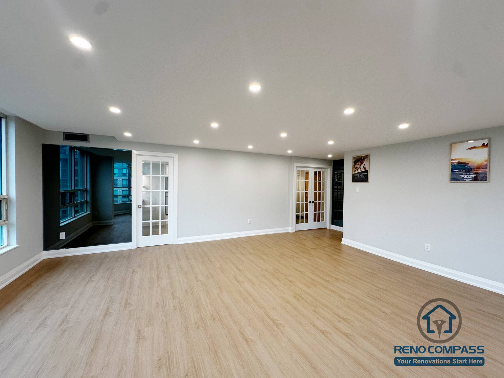 North York 公寓装修。地板升级， 墙面整理与现代风设计， 由Reno Compass 专业团队全程管理施工，提升居家质感