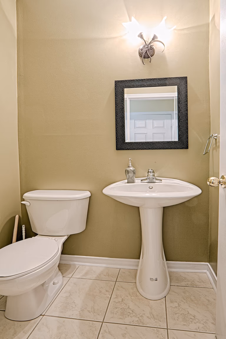 Simple Lovely Interior Design - Image 18