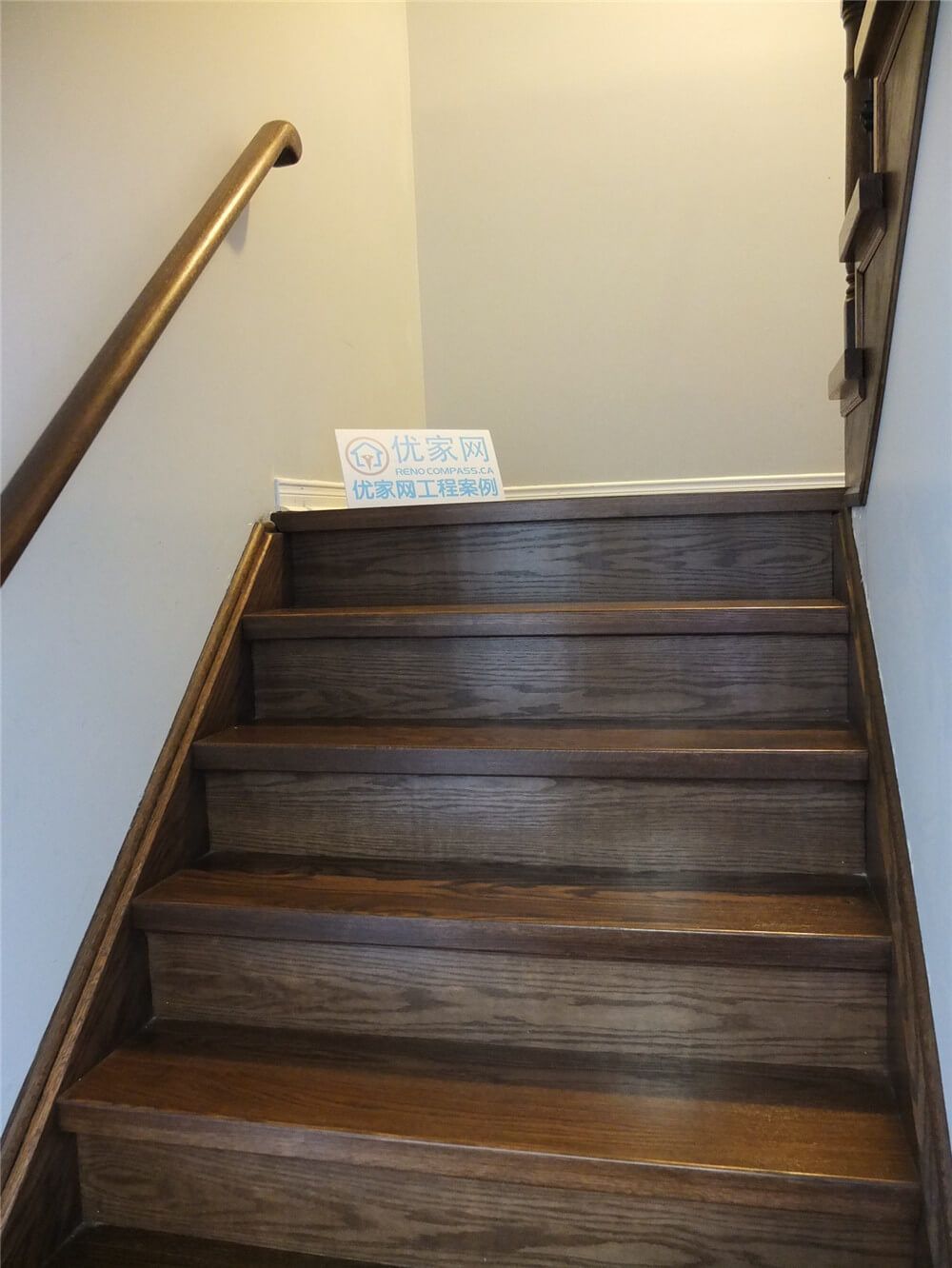 This Mississauga flooring replacement project features newly installed dark-stained solid hardwood stair treads, enhancing durability, safety, and modern appeal. The upgraded staircase creates a seamless transition between floors while adding warmth and architectural elegance to the home. Completed by a trusted Toronto Renovation Company, this stair flooring renovation improves both functionality and long-term property value.
