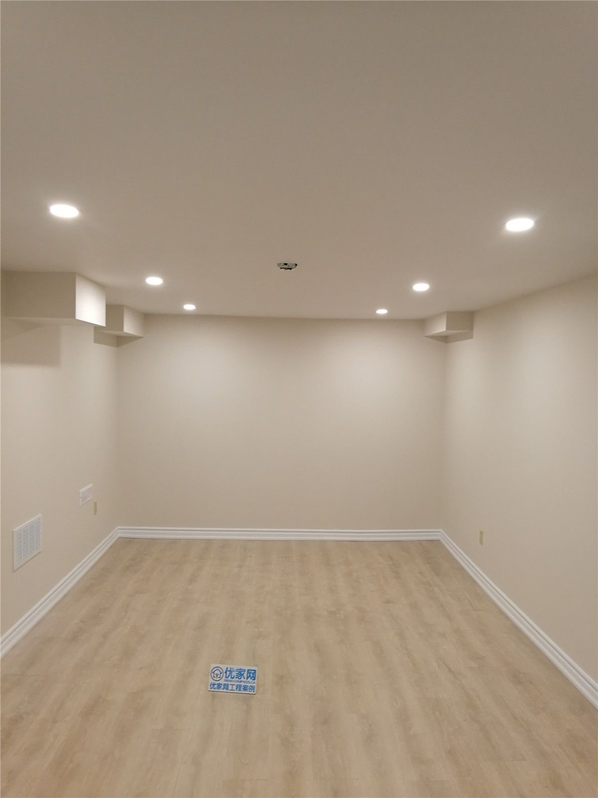 Newly finished basement renovation in Markham featuring smooth drywall finishing, recessed LED pot lights, and durable modern flooring. This clean and spacious layout enhances functionality and comfort, creating a bright multi-purpose living area for entertainment or family use. Completed by a trusted Toronto renovation company serving the GTA.