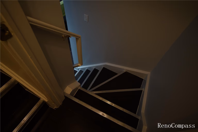 Mississauga Basement Renovation - Image 12