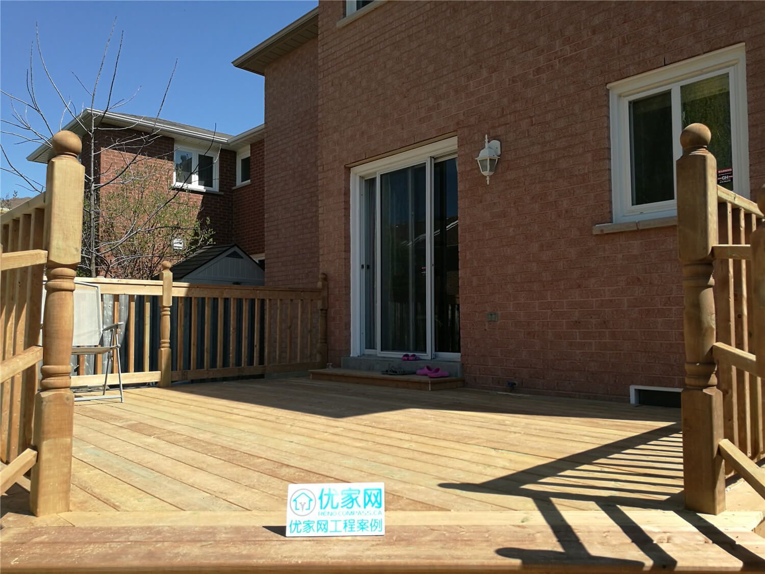 This Richmond Hill landscaping renovation includes a professionally built wooden backyard deck designed to extend the home’s outdoor living space. Featuring durable pressure-treated lumber, secure railings, and a spacious layout, the deck provides a comfortable area for relaxation and entertaining. The clean construction integrates seamlessly with the home’s rear entrance, improving accessibility and enhancing backyard functionality. Built with weather-resistant materials and precise craftsmanship, this custom deck adds long-term value and creates a warm, inviting outdoor environment for everyday use in the GTA.