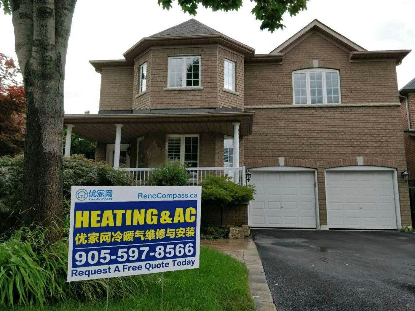 Professional outdoor air conditioner condenser installation by Reno Compass in Toronto. This energy-efficient HVAC unit is securely mounted on a raised stand with proper drainage and ventilation clearance, ensuring optimal cooling performance, durability, and safe operation for residential homes. Installed by licensed technicians for long-term reliability and comfort.