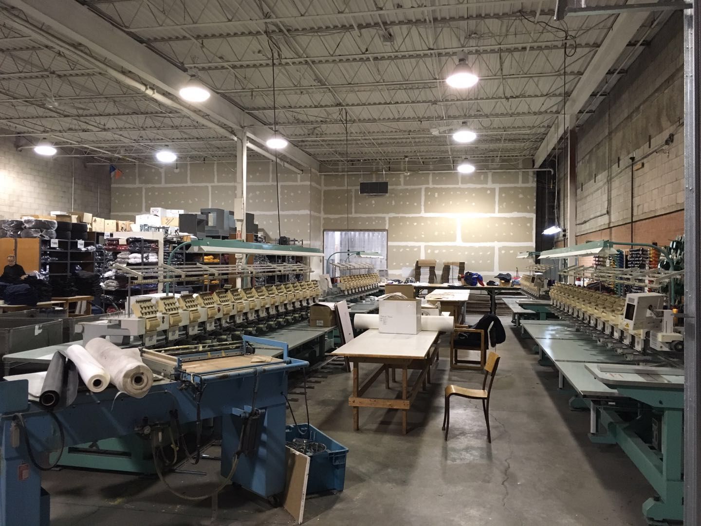 This Toronto factory renovation showcases an upgraded industrial production floor designed to improve workflow, organization, and operational efficiency. The space features optimized machinery layout, enhanced lighting, and durable flooring suitable for heavy-duty manufacturing and assembly operations. Completed by Reno Compass Inc., a professional Toronto renovation company specializing in commercial and industrial renovations, the project focuses on functional space planning, improved safety, and long-lasting materials to support efficient factory production and day-to-day operations.