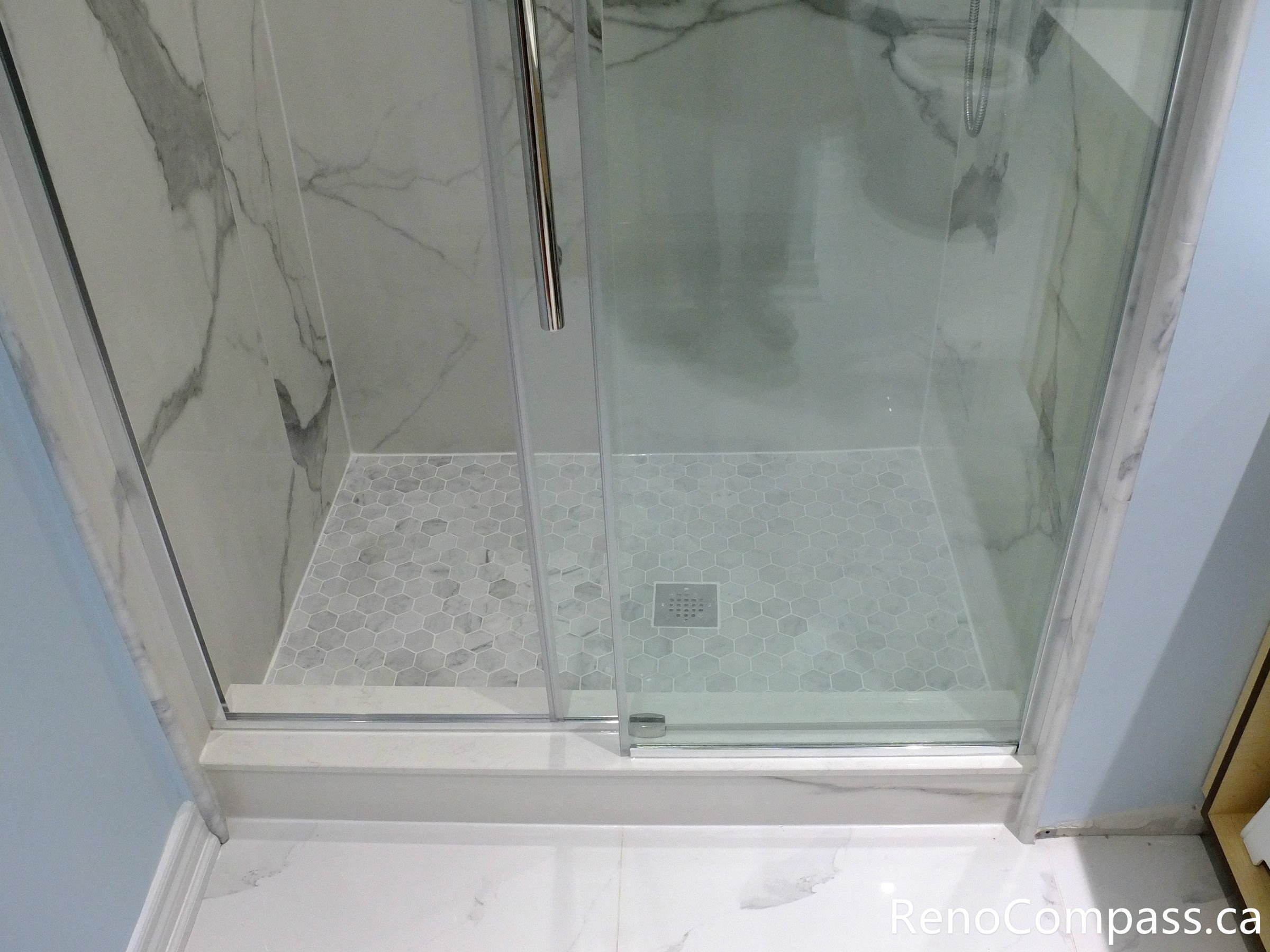 This Richmond Hill bathroom renovation features durable and stylish floor tile installation designed for long-term performance and easy maintenance. Completed by a professional Toronto renovation company, the upgraded flooring enhances both safety and modern visual appeal while complementing the overall bathroom design.