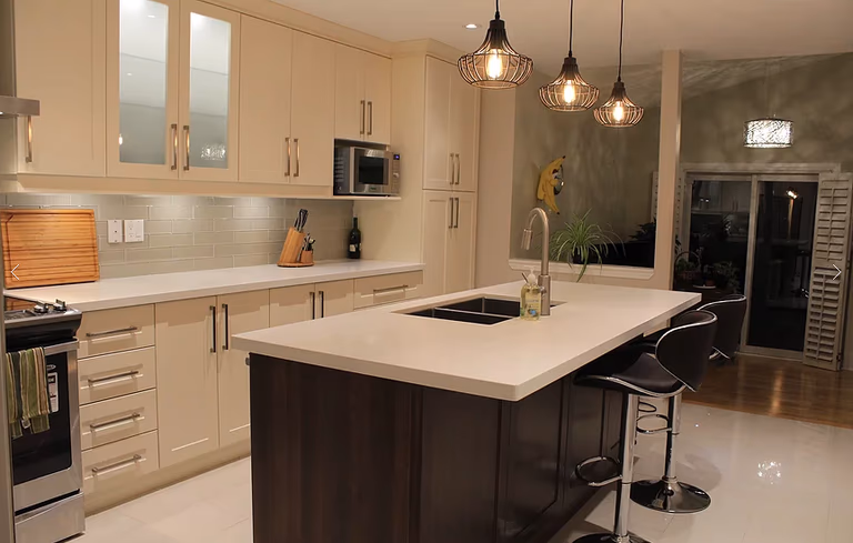 Mississauga Modern Kitchen Renovation with Custom Cabinets and Island | Toronto Renovation Company