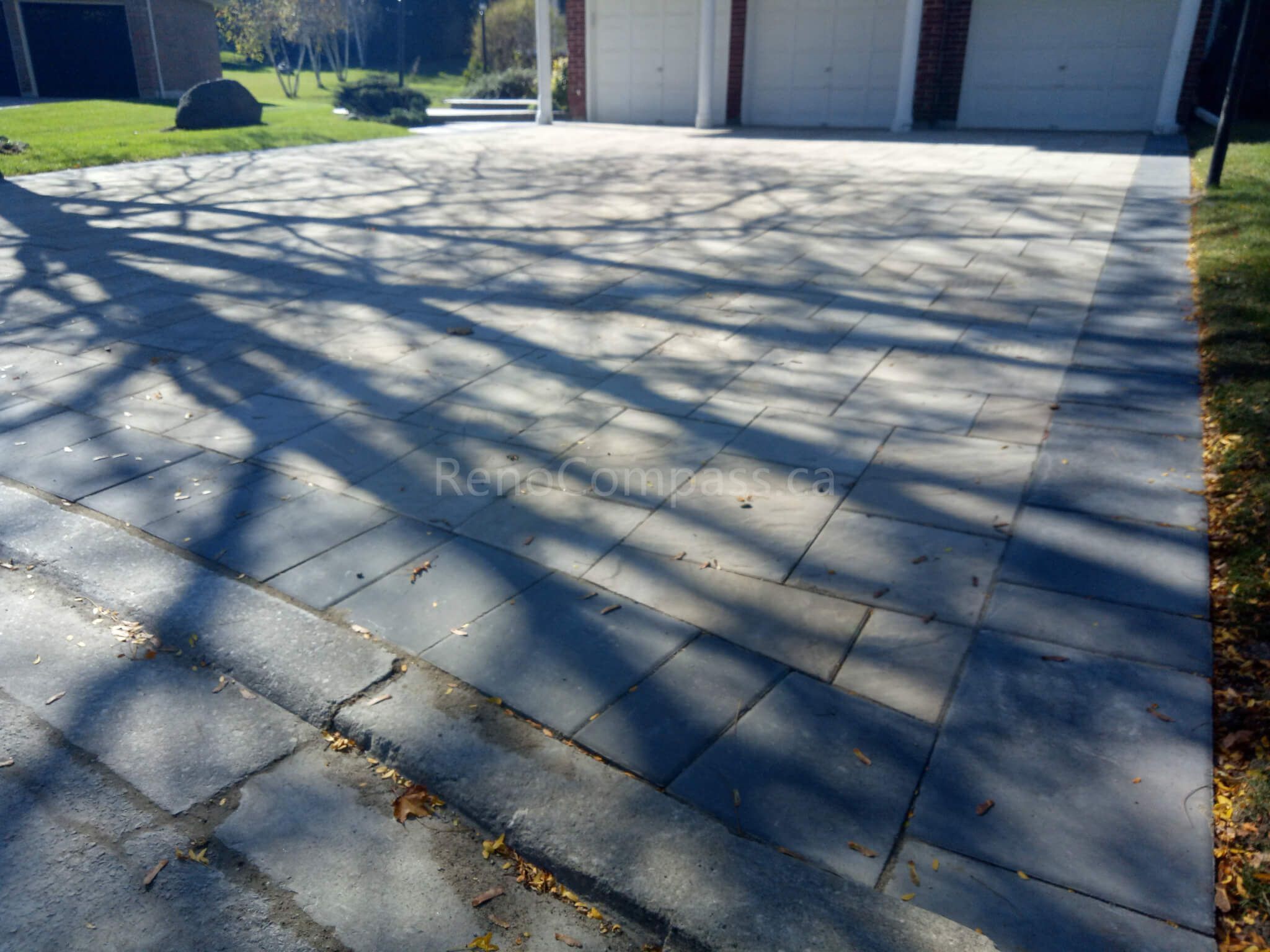 A stunning custom interlocking driveway designed and installed in Aurora by Reno Compass. Featuring precision stone alignment, clean edges, and a durable surface that enhances both function and curb appeal. Perfect for luxury homes and modern landscaping projects in the Greater Toronto Area.