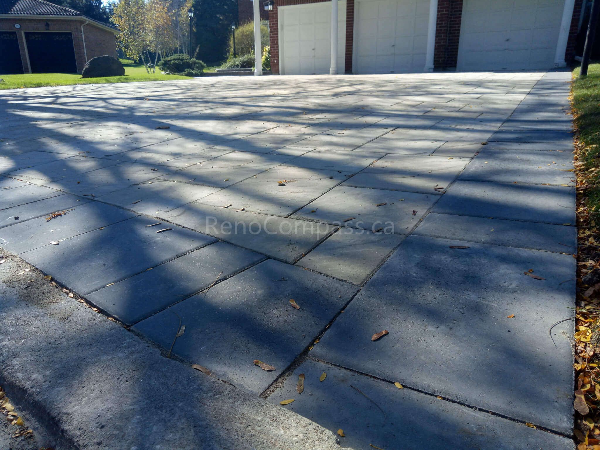 A stunning custom interlocking driveway designed and installed in Aurora by Reno Compass. Featuring precision stone alignment, clean edges, and a durable surface that enhances both function and curb appeal. Perfect for luxury homes and modern landscaping projects in the Greater Toronto Area.